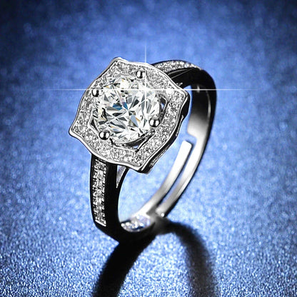 Wholesale Women'S Geometric Moissanite Ring with Diamond Treatment in White Copper