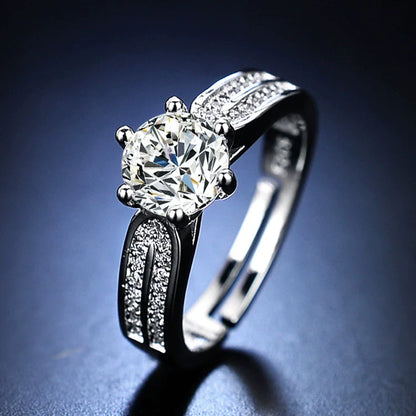 Wholesale Women'S Geometric Moissanite Ring with Diamond Treatment in White Copper