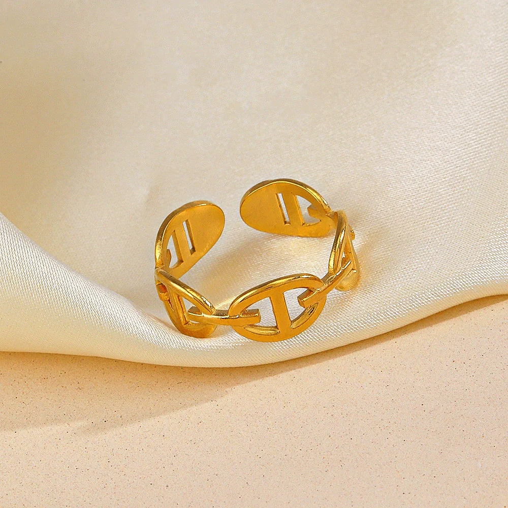 Wholesale Stainless Steel Ring with Geometric Pattern 18K Gold Plated for Ladies