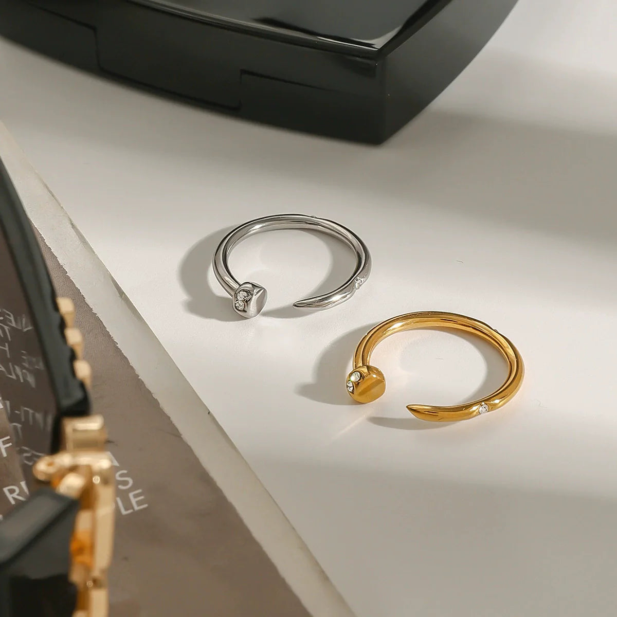 Wholesale Women'S Light Luxury High End Titanium Steel Ring with Geometric Design and Electroplating Treatment